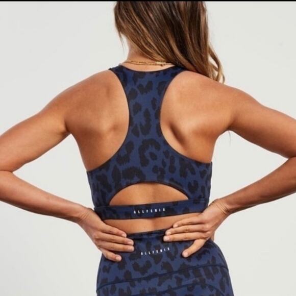 Allfenix Oversized Cheetah Sports Bra Racer back Navy black Sz Small - Picture 4 of 7